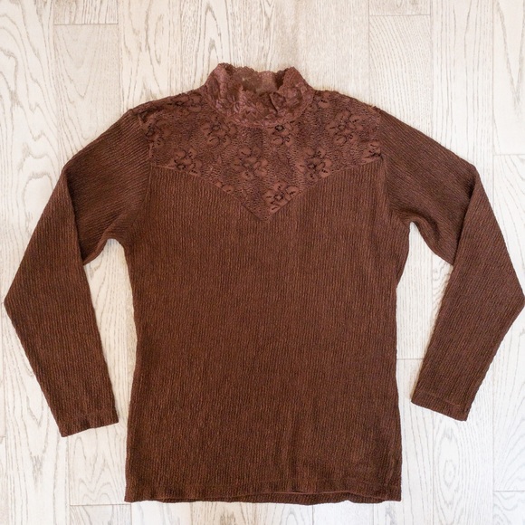 ☁️SOLD☁️ vintage lace blouse - Picture 3 of 8